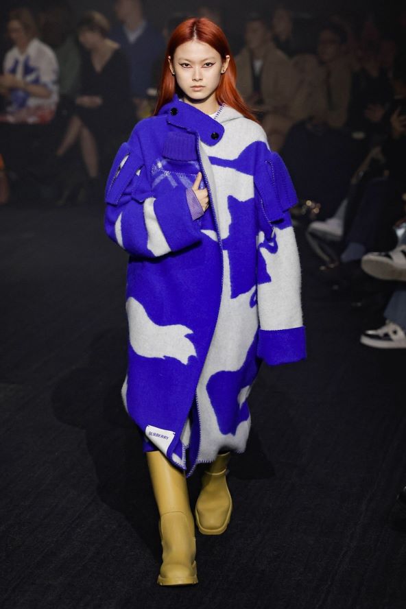 Burberry modna revija Danile Lee debi