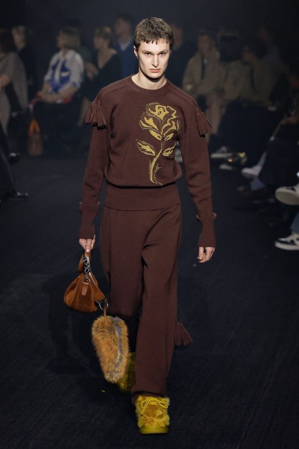 Burberry modna revija Danile Lee debi