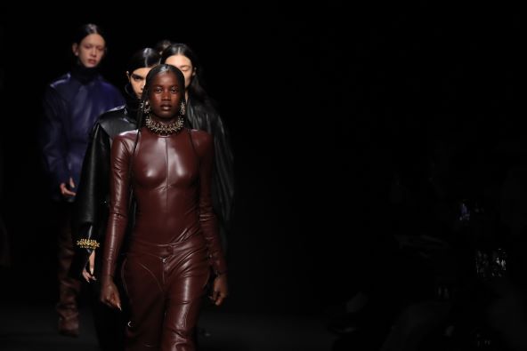 Na proljeće 2023 stiže kolekcija H&M x Mugler