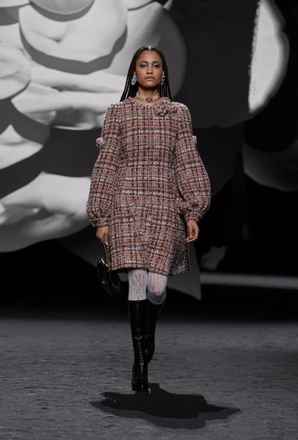 Tartan i karirani uzorci modni trend za blagdane 2023
