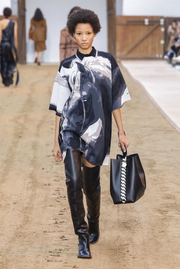 Stella McCartney modna revija i konji 
