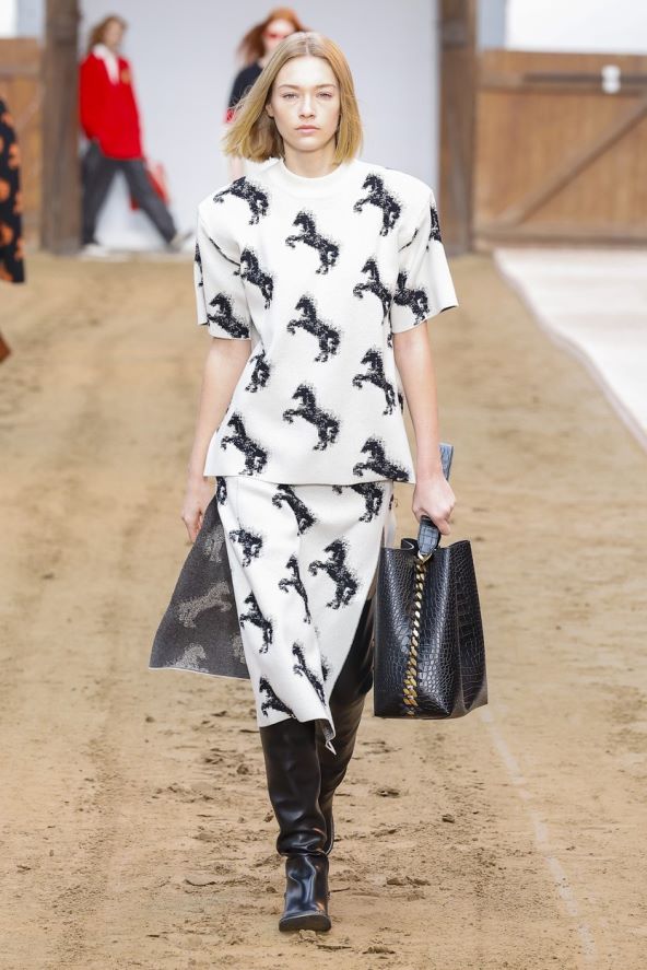 Stella McCartney modna revija i konji 