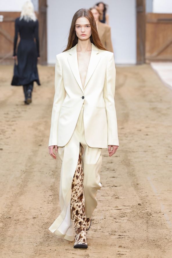 Stella McCartney modna revija i konji 