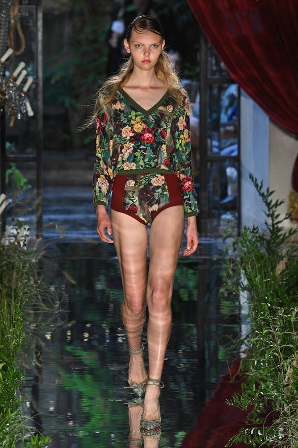 Flower power modni trend proljeće ljeto 2023