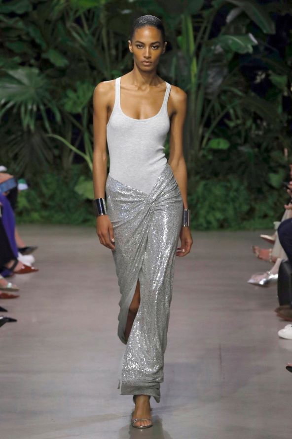 Trend metalik srebrna moda proljeće 2023