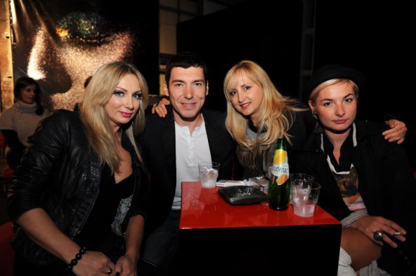 Petra Dugandžić sa suprugom Sašom uživala u modi 