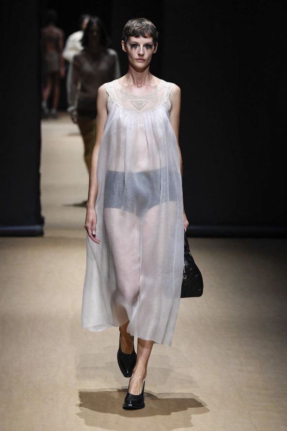 Moda trend transparentno prozirno proljeće 2023