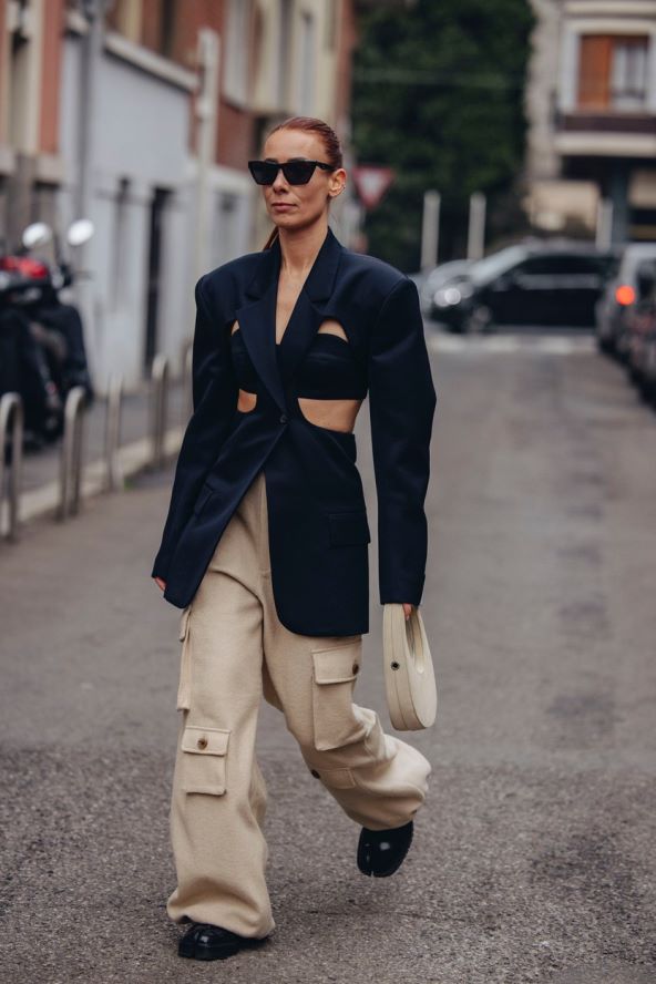 Cargo hlače trend moda 2023 kako nositi