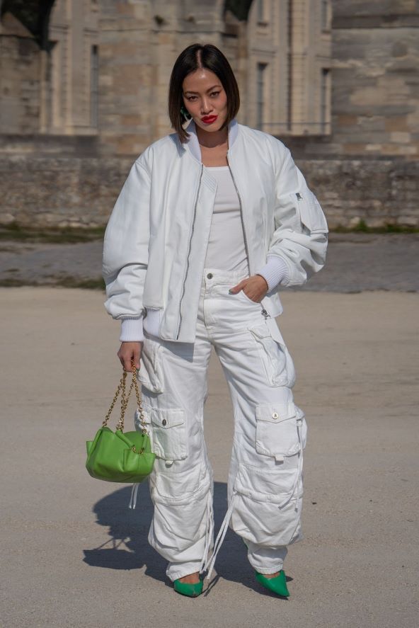 Cargo hlače trend moda 2023 kako nositi