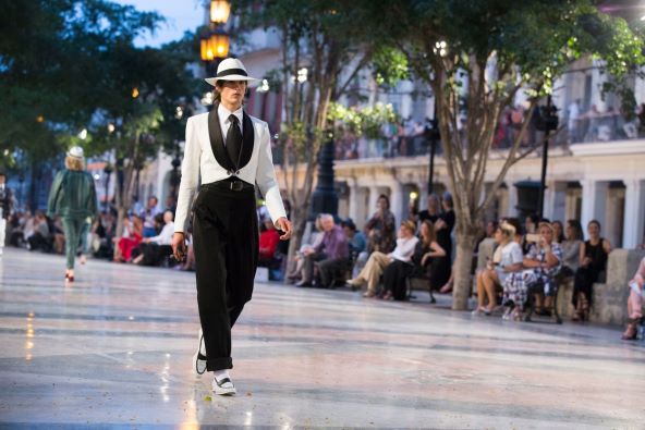 Met Gala 2023 oduševili vintage modeli Karla Lagerfelda