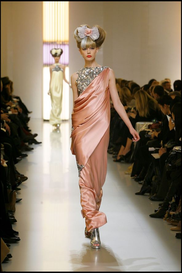 Met Gala 2023 oduševili vintage modeli Karla Lagerfelda