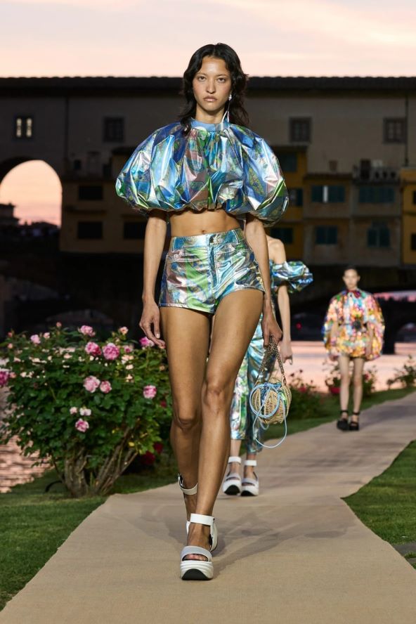 Cruise kolekcije za 2024 i revije Pucci i Chanel