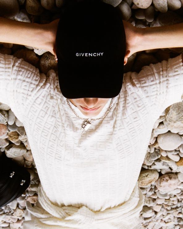 Givenchy kolekcija odjeće i modnih detalja za plažu 2023