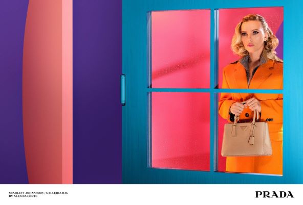 Scarlett Johansson u kampanji za novu kolekciju torbe Prada Galleria 2023