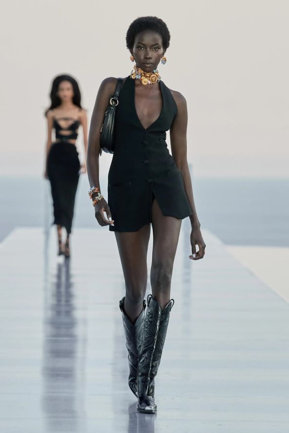 Dua Lipa i Versace modna kolekcija revija u Cannesu