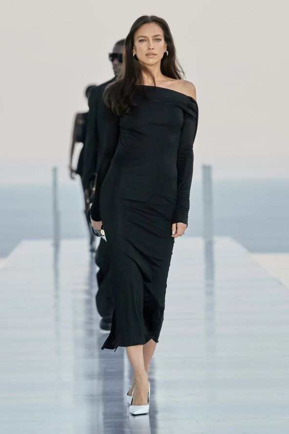 Dua Lipa i Versace modna kolekcija revija u Cannesu