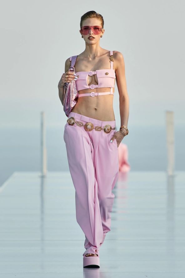 Dua Lipa i Versace modna kolekcija revija u Cannesu