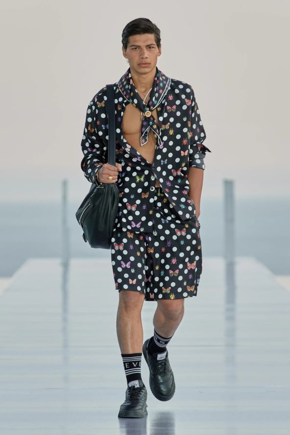 Dua Lipa i Versace modna kolekcija revija u Cannesu