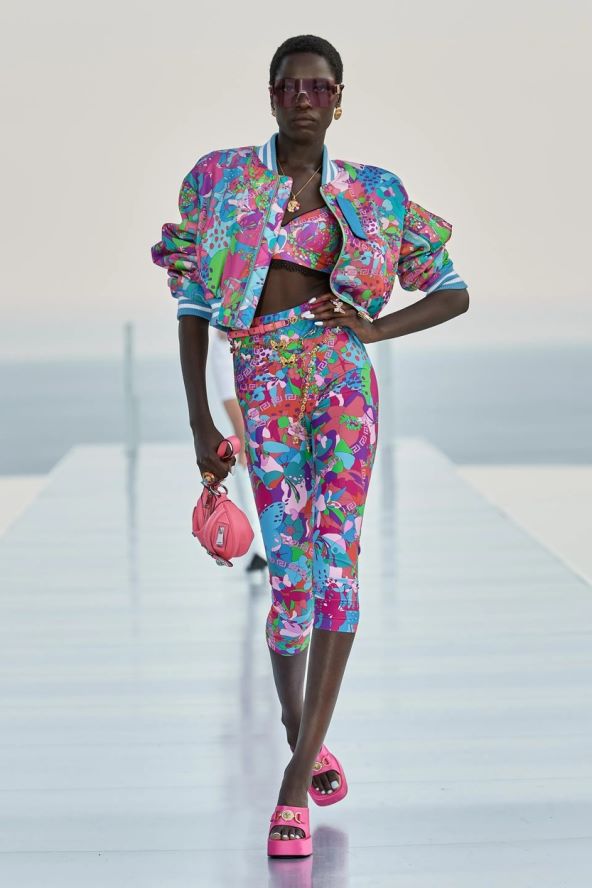 Dua Lipa i Versace modna kolekcija revija u Cannesu