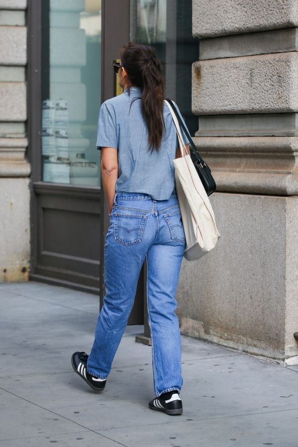 Katie Holmes pokazala kako se nosi omiljeni model Samba tenisica