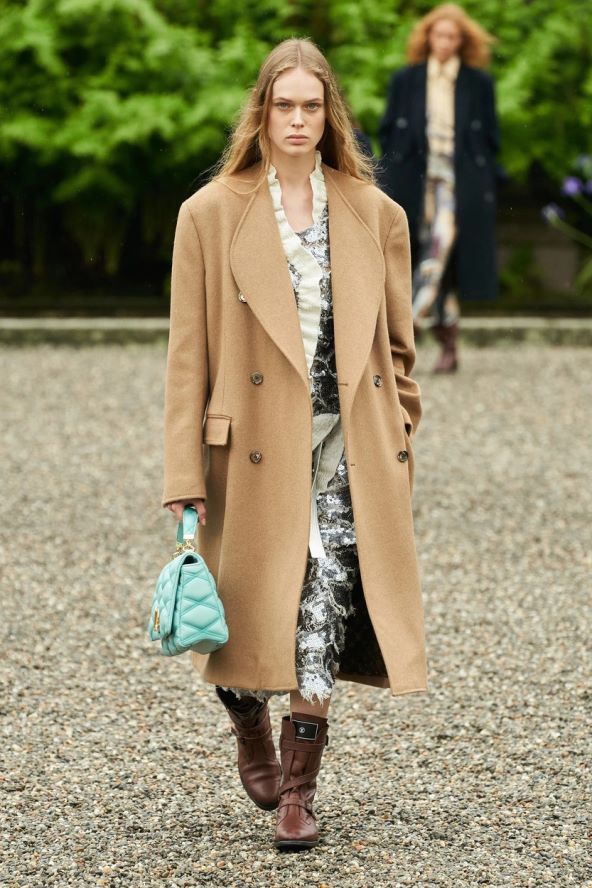 Louis Vuitton predstavio cruise 2024 kolekciju na jezeru Maggiore