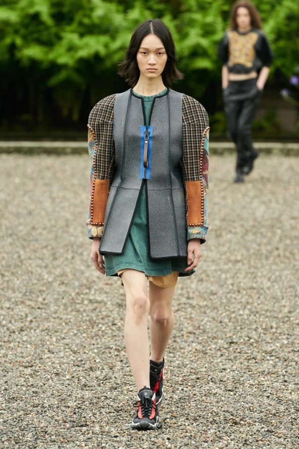 Louis Vuitton predstavio cruise 2024 kolekciju na jezeru Maggiore