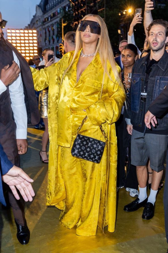 Beyonce zabljesnula u savršenom odijelu