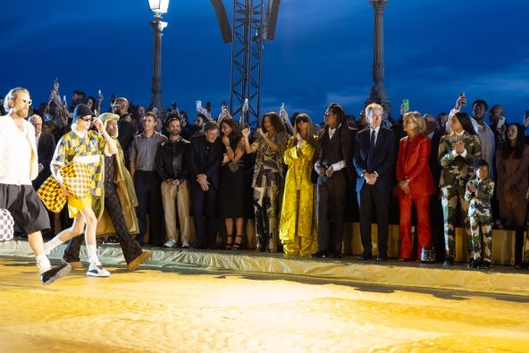 Beyonce zabljesnula u savršenom odijelu