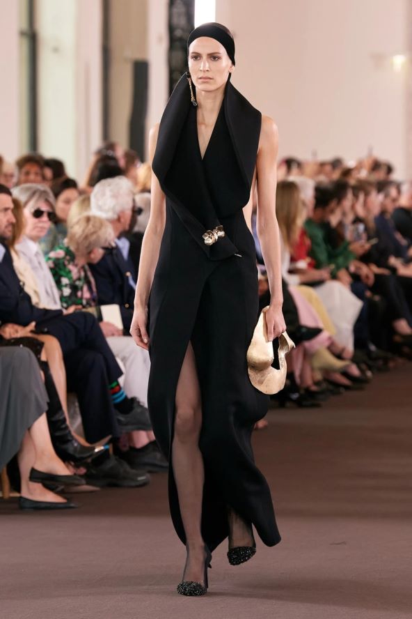 Schiaparelli održana modna revija na Tjednu visoke mode u Parizu za jesen 2023