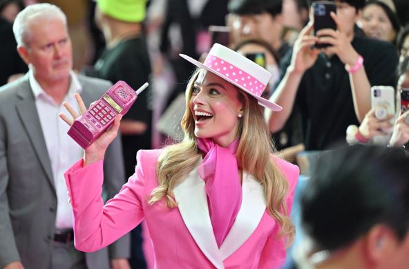 Barbie modne lookove potpisuju luksuzne modne kuće