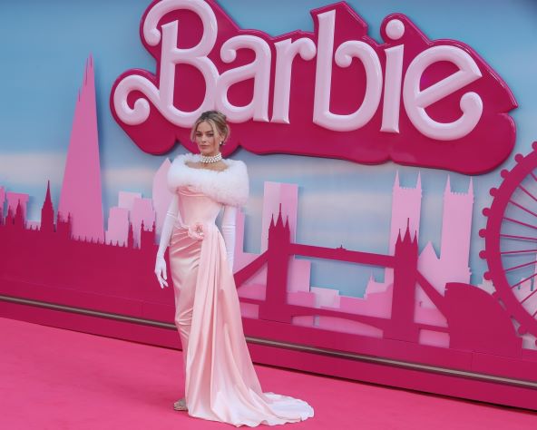 Barbie modne lookove potpisuju luksuzne modne kuće