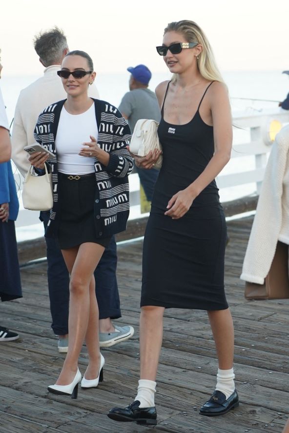 Gigi Hadid pokazala kako se nosi mala crna haljina