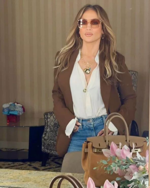Jennifer Lopez nosi modni trend za jesen 2023