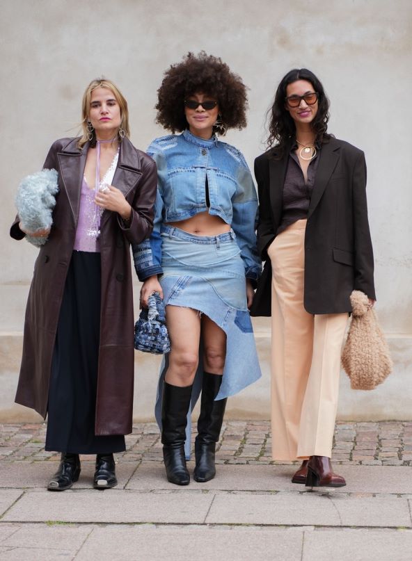 40 street style inspiracija kako nositi traper jesen 2023