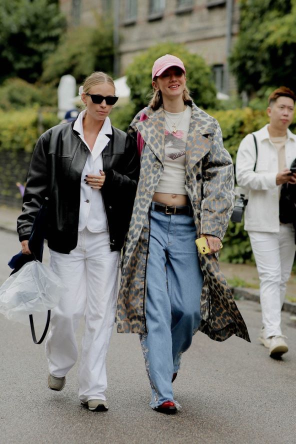 40 street style inspiracija kako nositi traper jesen 2023