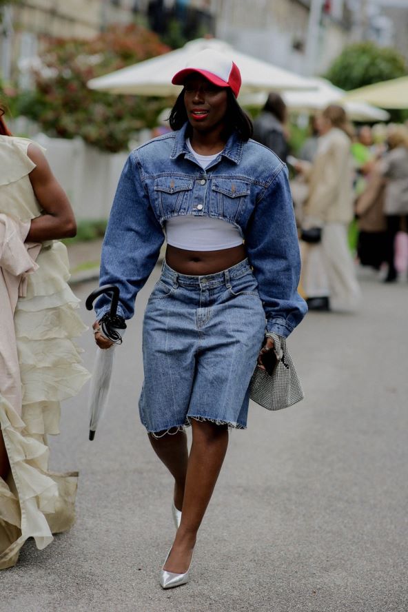 40 street style inspiracija kako nositi traper jesen 2023