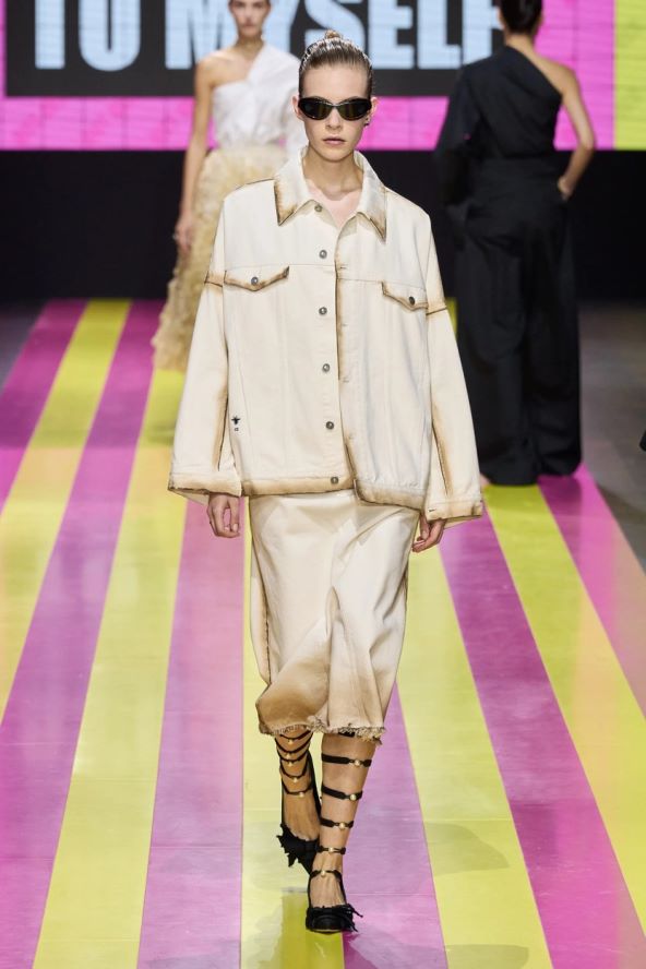 CHRISTIAN DIOR NA TJEDNU MODE U PARIZU: Maria Grazia Chiuri još glasnije ukazuje na vezu mode, umjetnosti i prava žena