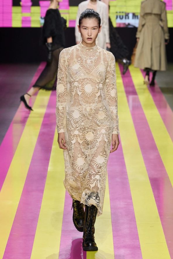 CHRISTIAN DIOR NA TJEDNU MODE U PARIZU: Maria Grazia Chiuri još glasnije ukazuje na vezu mode, umjetnosti i prava žena