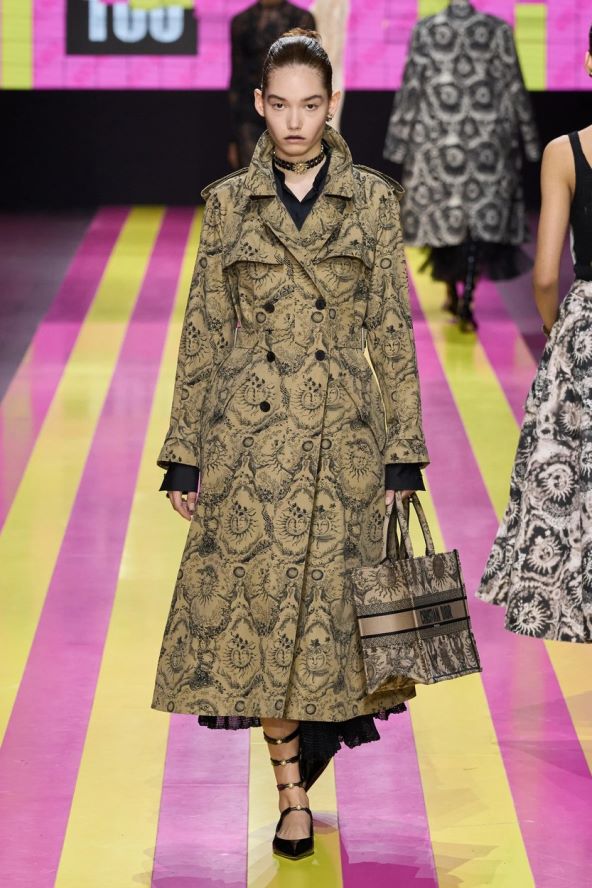 CHRISTIAN DIOR NA TJEDNU MODE U PARIZU: Maria Grazia Chiuri još glasnije ukazuje na vezu mode, umjetnosti i prava žena