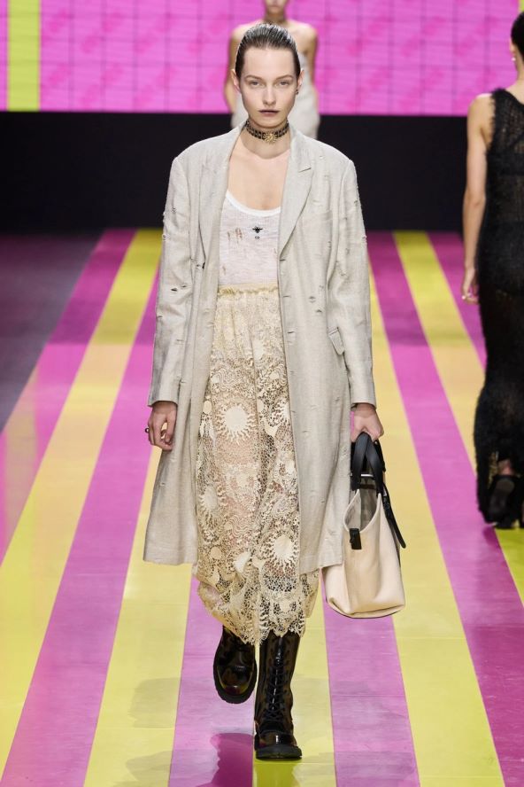 CHRISTIAN DIOR NA TJEDNU MODE U PARIZU: Maria Grazia Chiuri još glasnije ukazuje na vezu mode, umjetnosti i prava žena