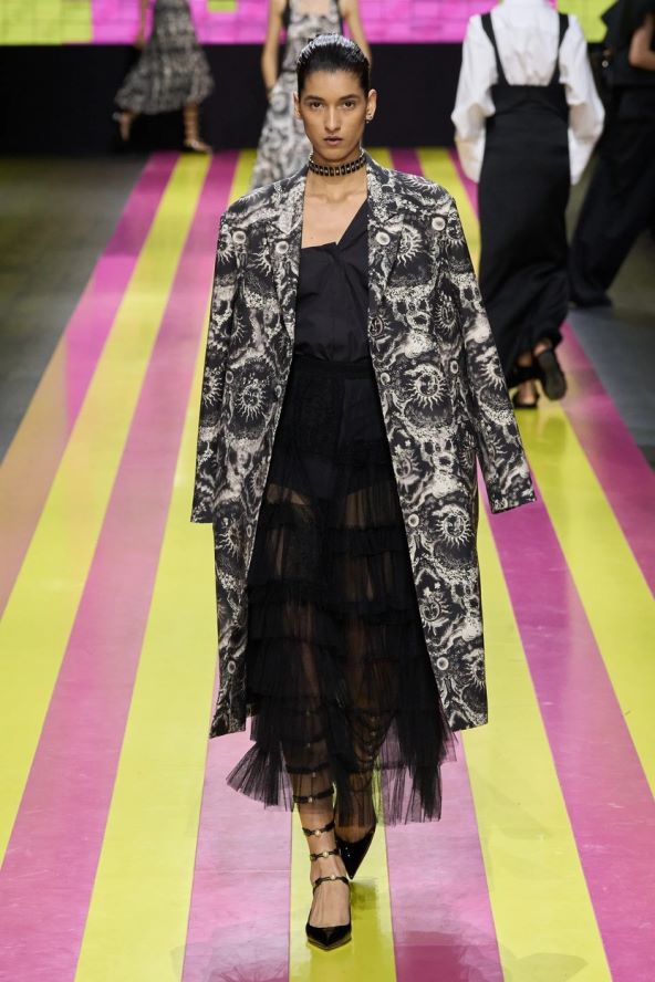 CHRISTIAN DIOR NA TJEDNU MODE U PARIZU: Maria Grazia Chiuri još glasnije ukazuje na vezu mode, umjetnosti i prava žena