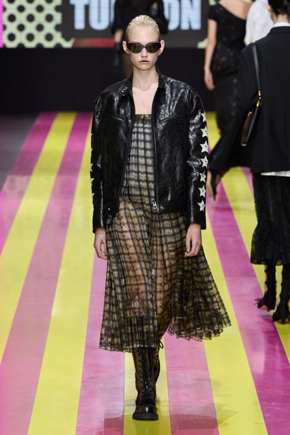 CHRISTIAN DIOR NA TJEDNU MODE U PARIZU: Maria Grazia Chiuri još glasnije ukazuje na vezu mode, umjetnosti i prava žena
