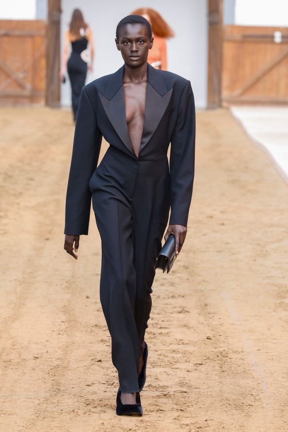 Modni trend jesen 2023 power dressing blejzeri i odijela