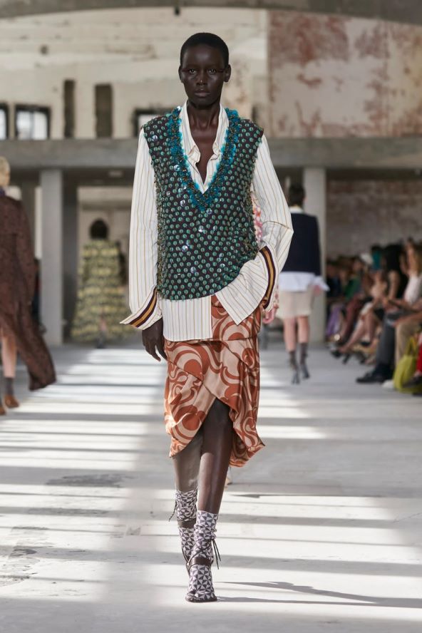Dries Van Noten eklektična kolekcija moda proljeće 2024