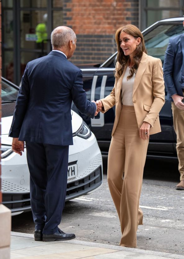 Kate Middleton nosi trendi odijela moda jesen 2023