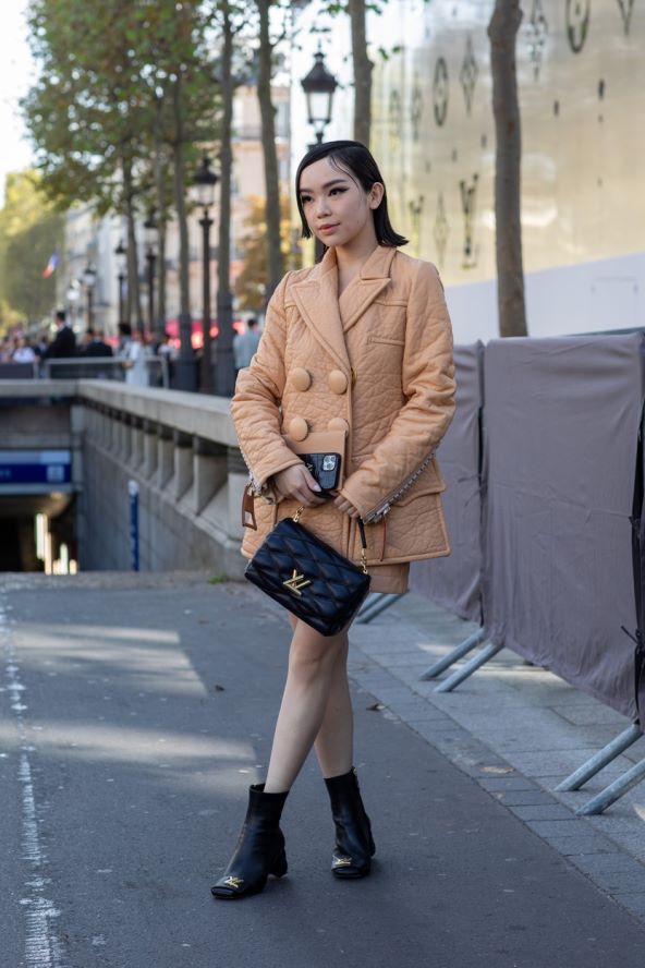 Street style ideje kako nositi blejzere i jakne jesen 2023