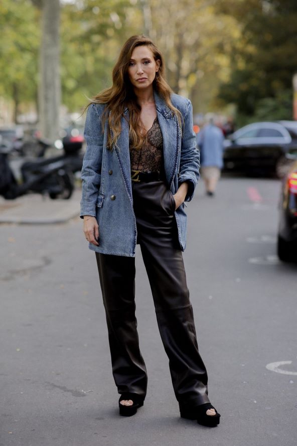 Street style ideje kako nositi blejzere i jakne jesen 2023