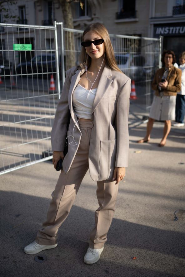 Street style ideje kako nositi blejzere i jakne jesen 2023