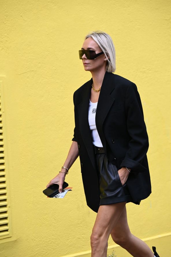 Street style ideje kako nositi blejzere i jakne jesen 2023