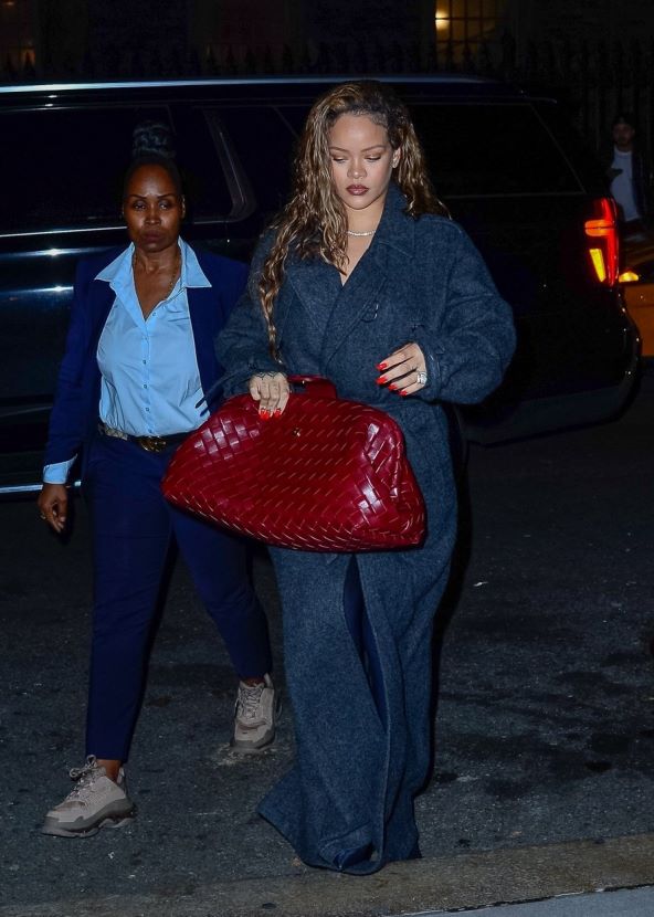 Rihanna nosi oversized luksuznu modu